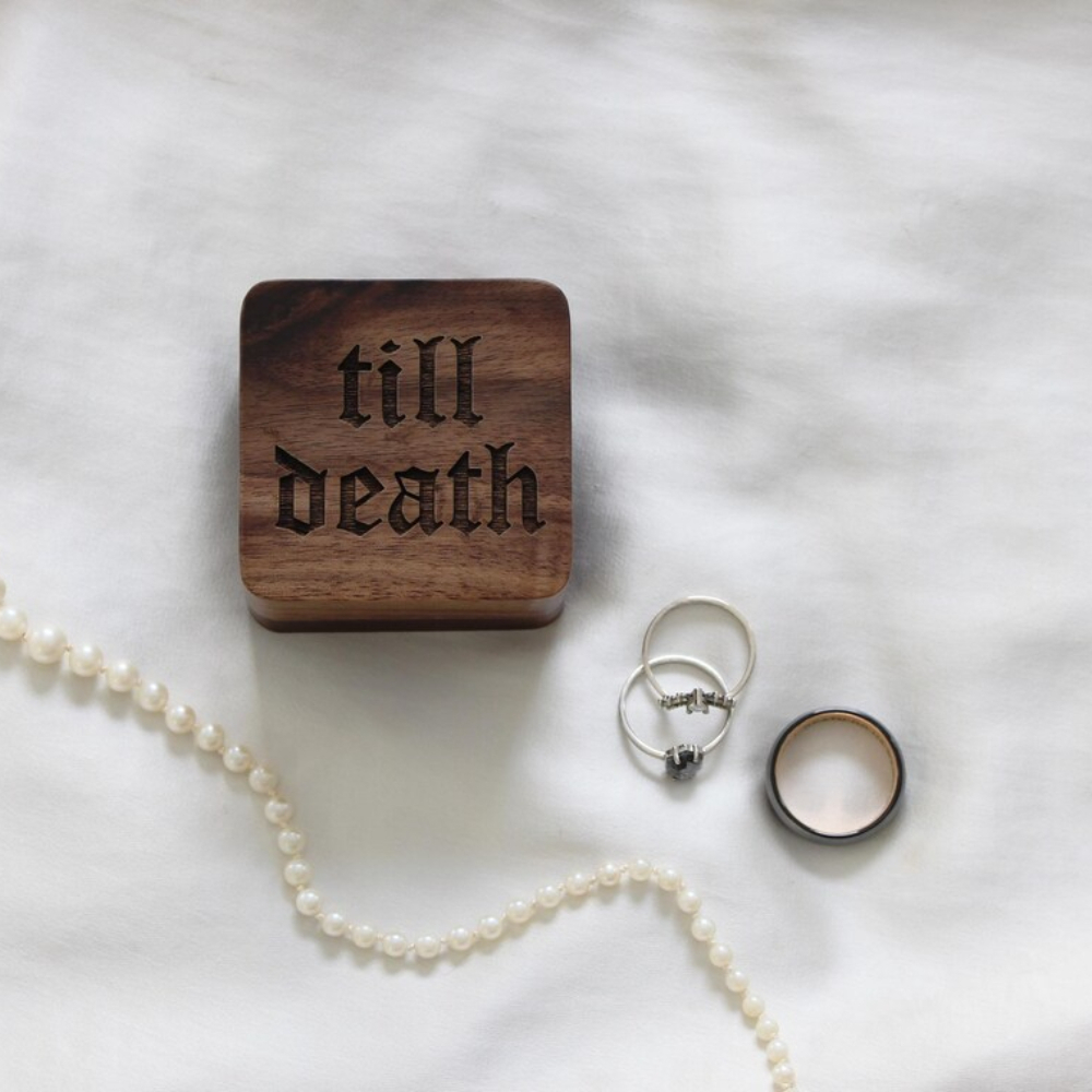 Engraved Walnut Ring Box Till  - Velvet Jewelry Box ulasan dan harga