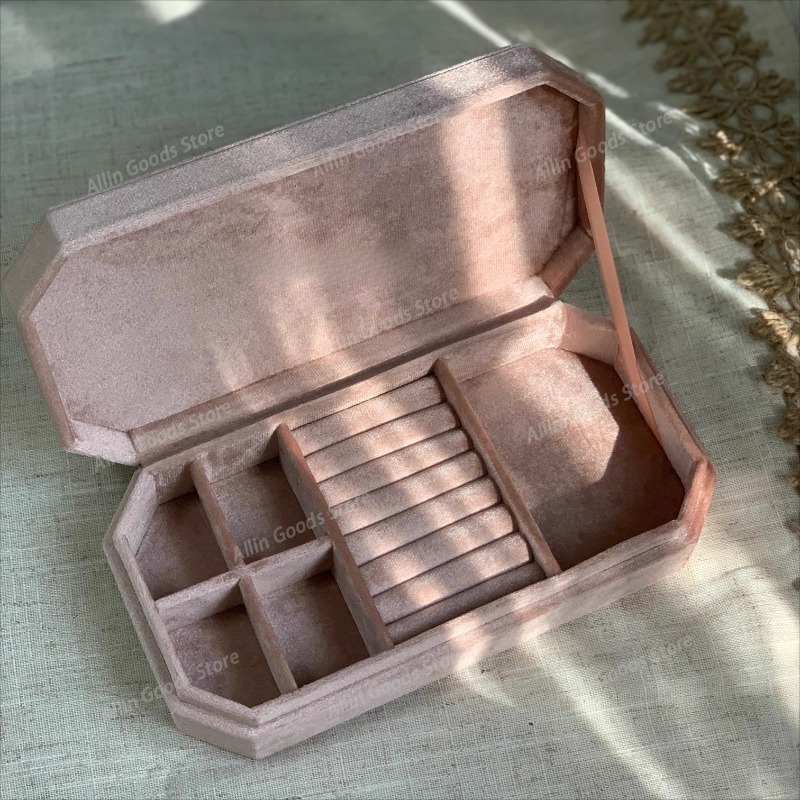 Velvet Rings Jewelry Box Luxur - Velvet Jewelry Box ulasan dan harga