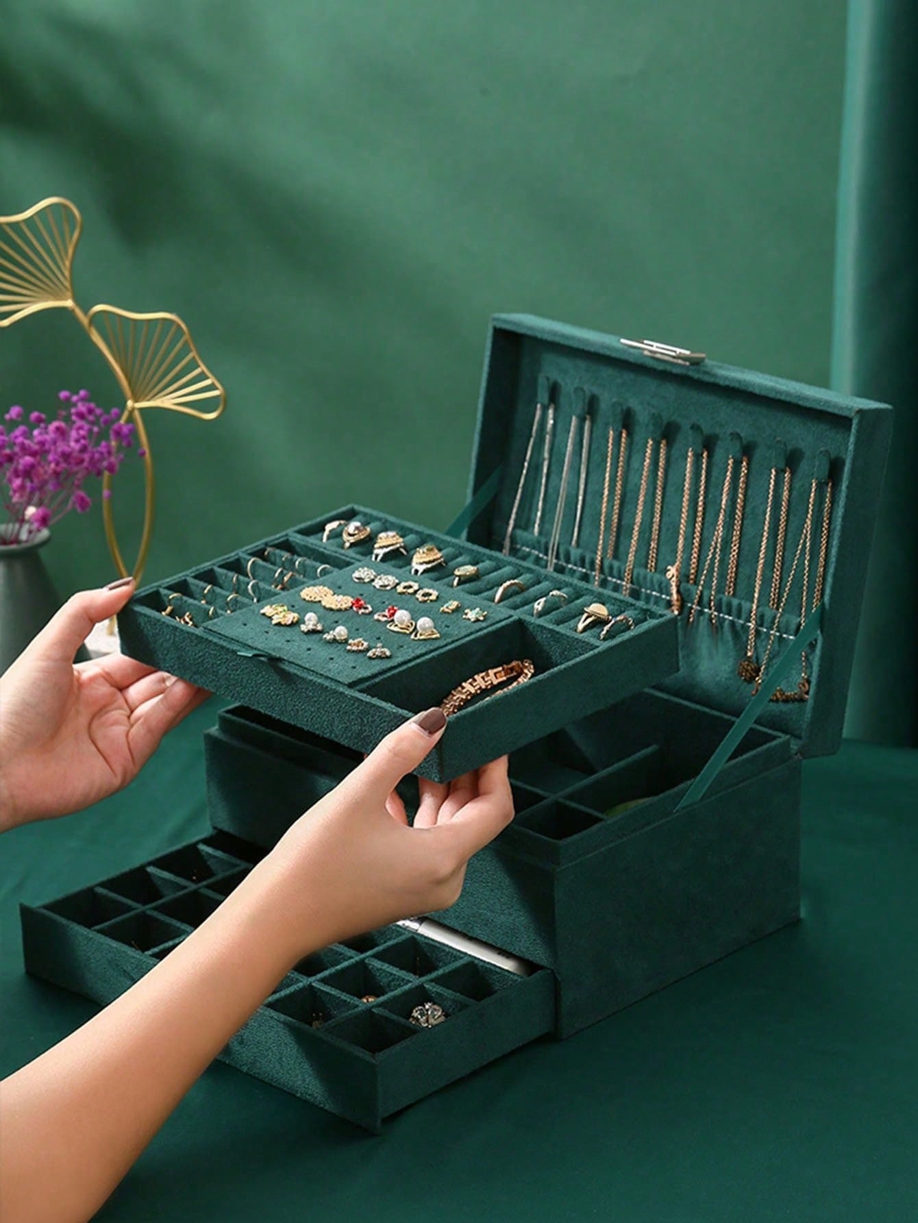 3 Layer Velvet Jewelry Box wit - Velvet Jewelry Box ulasan dan harga